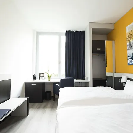 カラットホテル シティ 4* デュッセルドルフ