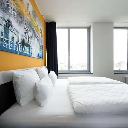 Отель Carathotel